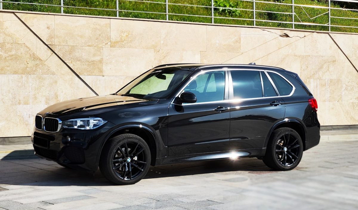 Прокат BMW X5 III (F15) M-Sport Package ﻿ по доступной цене в Москве