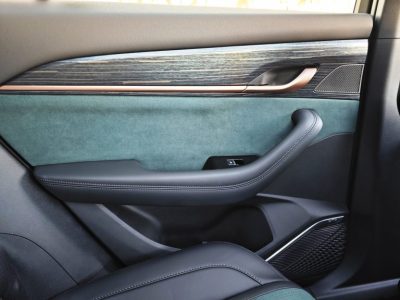 взять в аренду Geely Monjaro