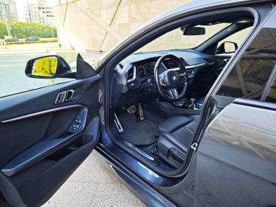 взять в аренду BMW 218i