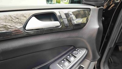 взять в аренду Mercedes-Benz GLE 300d AMG