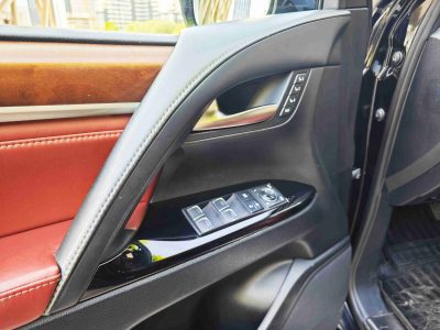 взять в аренду Lexus LX 450d