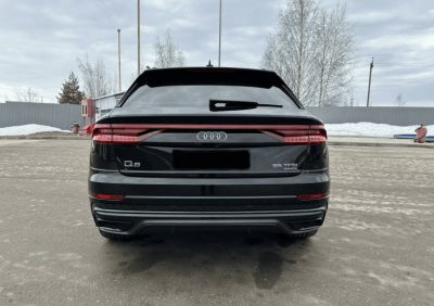 взять в аренду Audi Q8