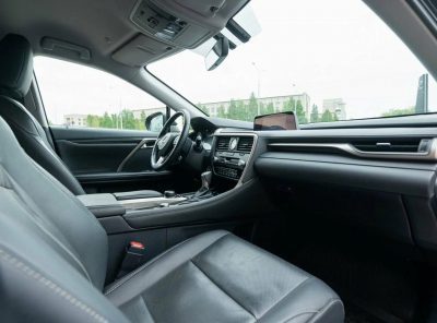 взять в аренду Lexus RX 300