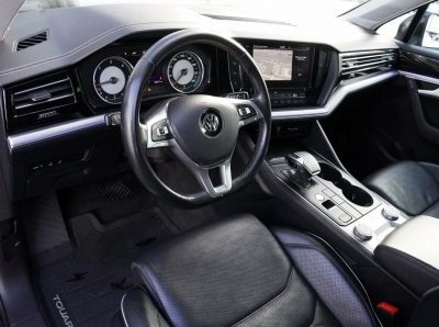 взять в аренду Volkswagen Touareg