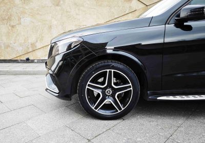 взять в аренду Mercedes-Benz GLE 300d AMG