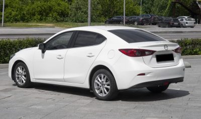 взять в аренду Mazda 3