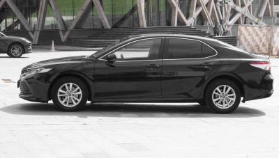 взять в аренду Toyota Camry (XV70) new