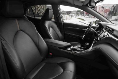 взять в аренду Toyota Camry (XV70) new