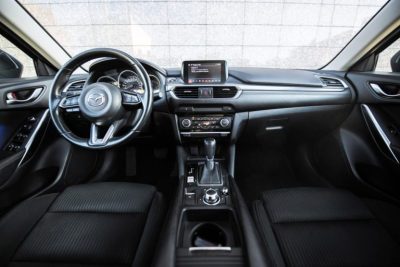 взять в аренду Mazda 6