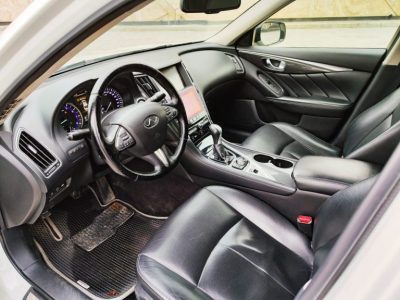 взять в аренду Infiniti Q50