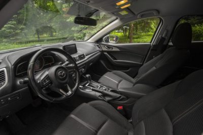 взять в аренду Mazda 3