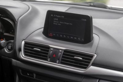 взять в аренду Mazda 3