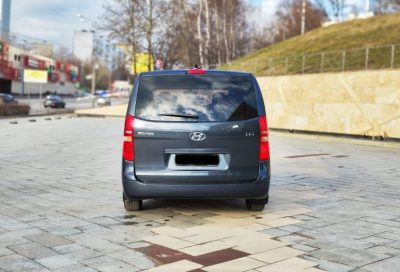 взять в аренду Hyundai H1 (2018)
