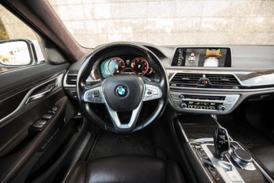 взять в аренду BMW 730Ld xDrive G12