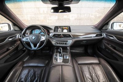 взять в аренду BMW 730Ld xDrive G12