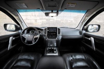 взять в аренду Toyota Land Cruiser 200 Рестайлинг 2