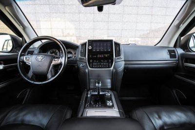 взять в аренду Toyota Land Cruiser 200 Рестайлинг 2