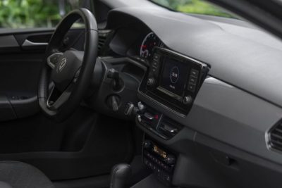 взять в аренду Volkswagen Polo AT