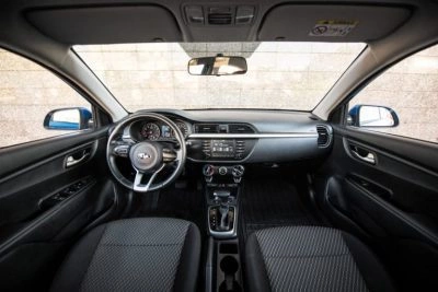 KIA Rio AT