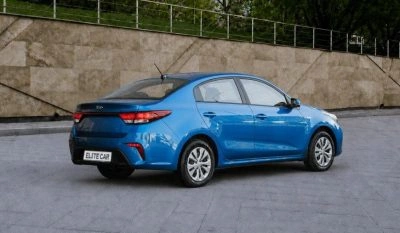 KIA Rio AT