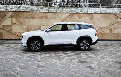 взять в аренду Geely Atlas