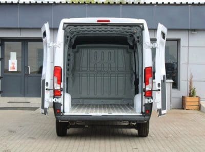 взять в аренду Peugeot Boxer